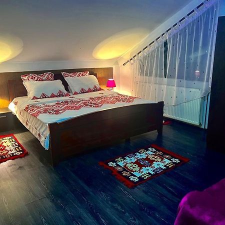 La Mama Siriu Hotel Lunca Jaristei Eksteriør billede